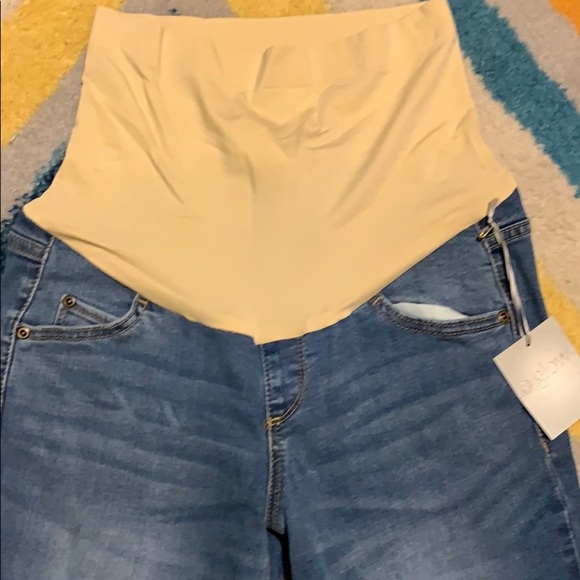A:Glow Maternity size 6 Bootcut Jeans - Picture 2 of 8